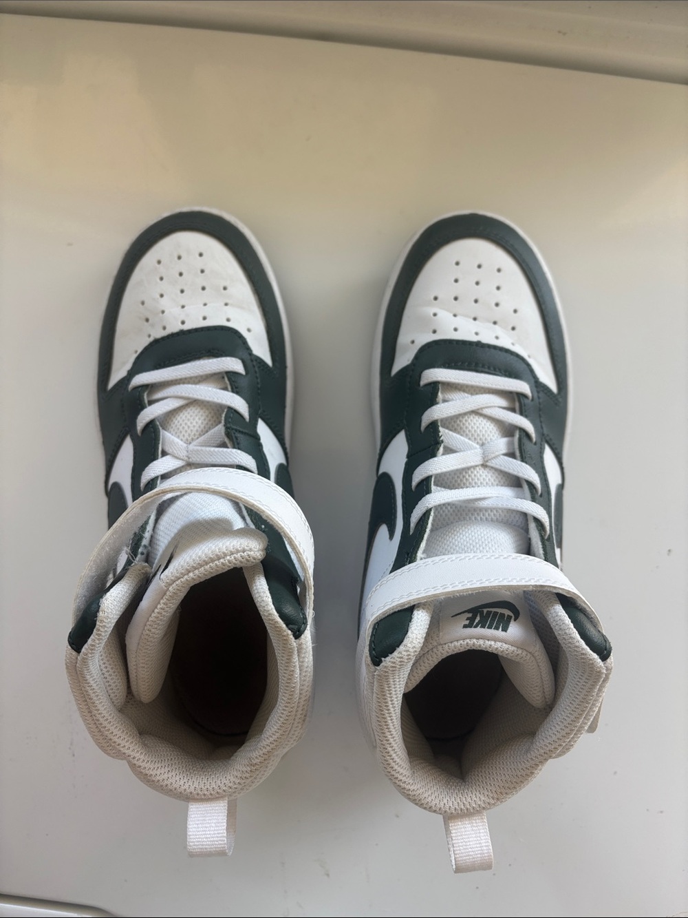 Nike Kids High-Top Sneakers in White and Green Boys Size 3